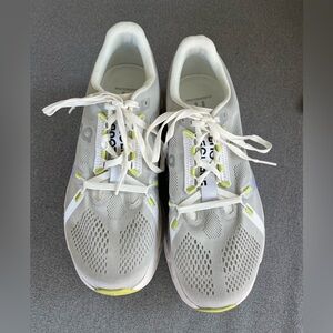 On Cloud Eclipse Women’s Size 10 Running Shoes